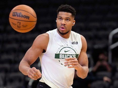 Οι Μπακς θα κινηθούν για μεγάλη μεταγραφή προκειμένου να πείσουν τον Αντετοκούνμπο να μείνει στο Μιλγουόκι