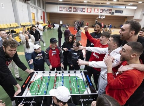 Ολυμπιακός: 100 παιδιά από τα Παιδικά Χωριά SOS επισκέφθηκαν το ΣΕΦ και γνώρισαν τα ινδάλματά τους (pics)