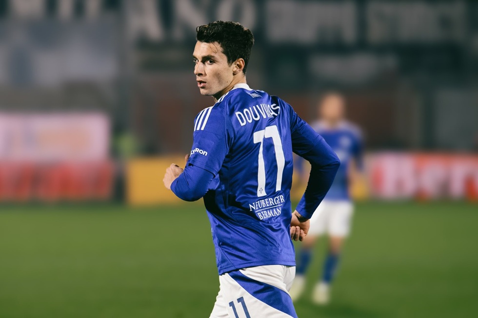 «Ντοπιέτα» ο Δουβίκας και στις θέσεις του Champions League η Κόμο! (0-3)