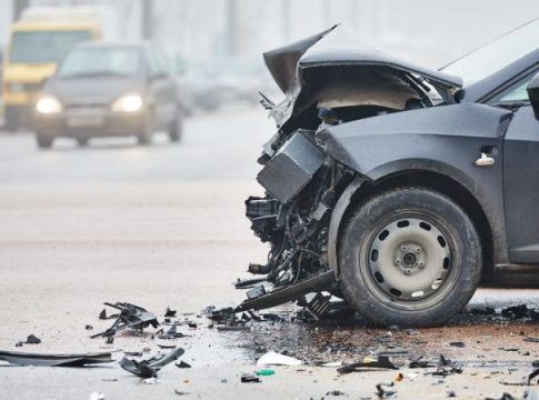 Τροχαία: Δέκα νεκροί και 597 τραυματίες τον Δεκέμβριο στην Αττική – Βεβαιώθηκαν 31.375 παραβάσεις