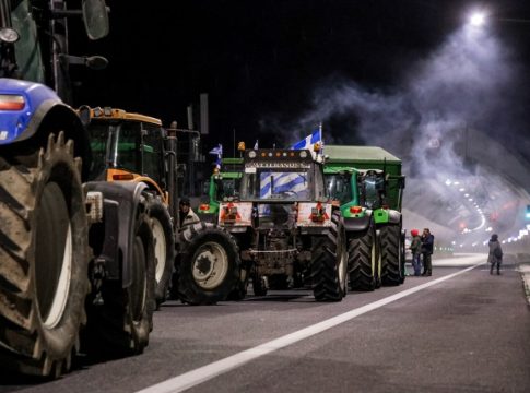 Κινητοποιήσεις αγροτών: Στο τραπέζι του διαλόγου μετά από εβδομάδες στα μπλόκα – Ανοίγουν οι δρόμοι, χωρίς να αποσύρονται τα τρακτέρ