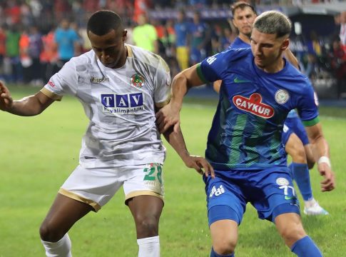 Έπος στο Ρίζεσπορ – Αλάνιασπορ: Ο Παπανικολάου πήρε ανύπαρκτη κόκκινη στο έκτο λεπτό του ματς