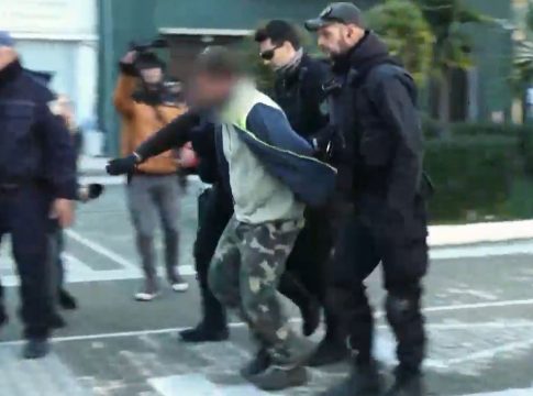 Αγρίνιο: «Δεχόμουν απειλές και είδα όπλο» – Τι είπε στην απολογία του ο 44χρονος για τη δολοφονία του κοινοτάρχη