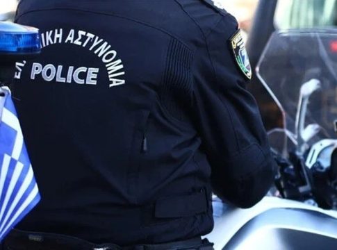 Θεσσαλονίκη: Συνελήφθη 30χρονος που παρίστανε τον αστυνομικό – Φορούσε αλεξίσφαιρο και είχε μπλε φάρους