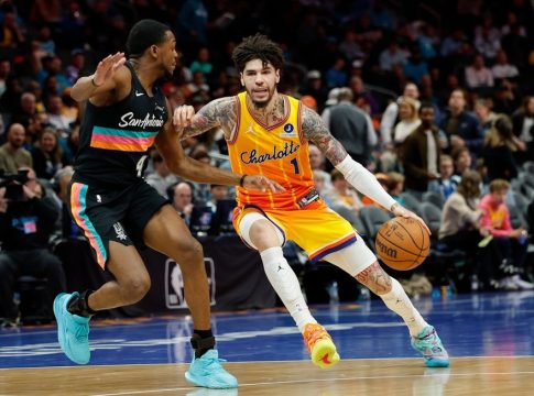 Χόρνετς – Σπερς 111-106: «Παρέσυρε» και το Σαν Αντόνιο η ασταμάτητη Σάρλοτ