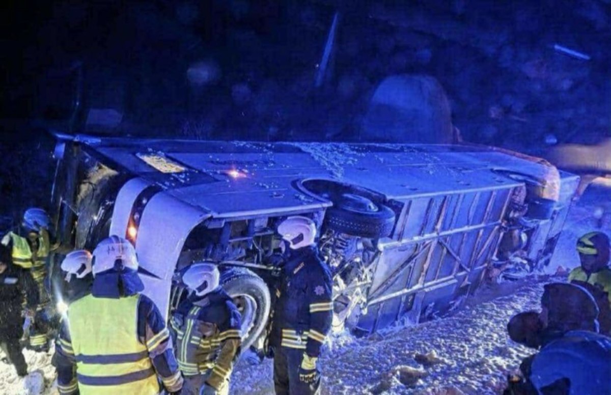 Σοκαριστικό τροχαίο: Ανετράπη στην Εσθονία το λεωφορείο της Εθνικής χάντμπολ της Κύπρου