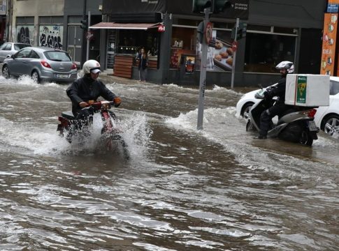Έκτακτα μέτρα σε δημόσιο και ιδιωτικό τομέα λόγω της κακοκαιρίας – Τι ισχύει για τους εργαζόμενους