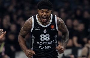 Γιατί έχει «κολλήσει» η μεταγραφή του Ταϊρίκ Τζόουνς – Ποια είναι τα δεδομένα για Ολυμπιακό, Παρτιζάν και παίκτη