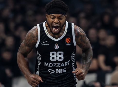 «Κοντά στην Μακάμπι ο Τζόουνς»