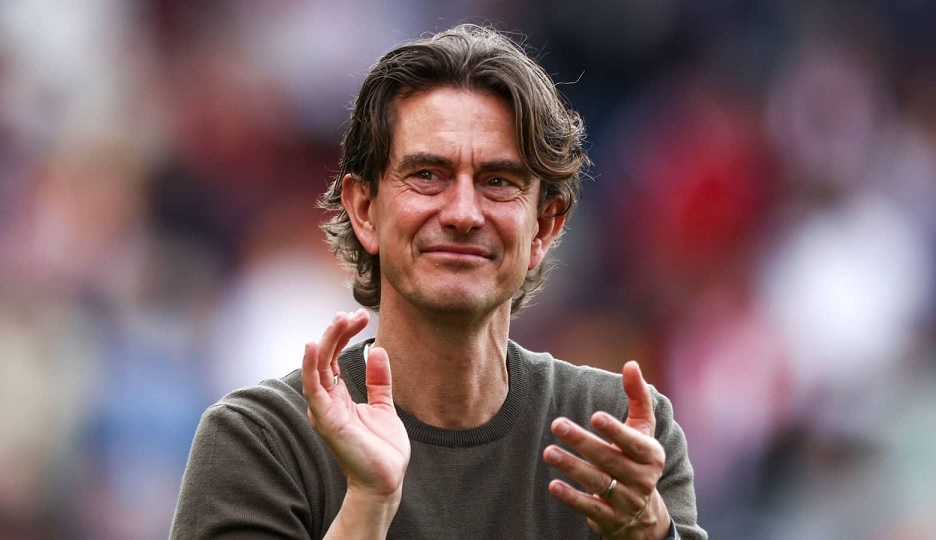 Οργή με τον Φρανκ στην Τότεναμ: Εθεάθη να κρατά κούπα της Άρσεναλ (pic)