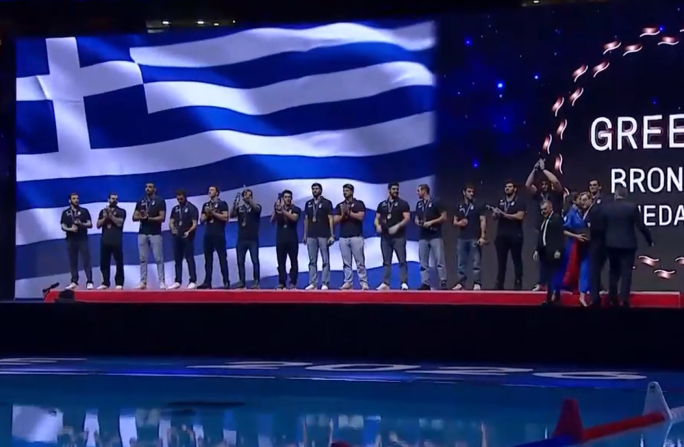 Συγκινητικές στιγμές στο Βελιγράδι: H απονομή του χάλκινου μεταλλίου στην Εθνική (vid)