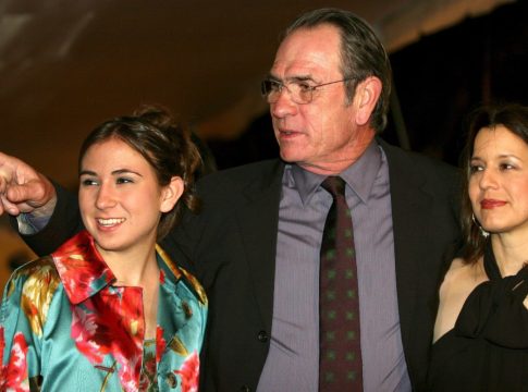 Θρήνος για τον Τόμι Λι Τζόουνς: Νεκρή σε πολυτελές ξενοδοχείο βρέθηκε η 34χρονη κόρη του τις πρώτες ώρες του 2026