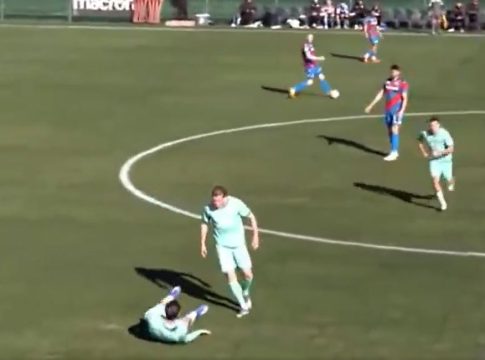 Απίστευτο περιστατικό σε φιλικό της Λουγκάνο: Ο Κούτσιας δέχθηκε επίθεση από συμπαίκτη του την ώρα του αγώνα (vid)