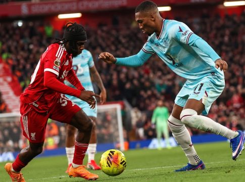 Λίβερπουλ – Μπέρνλι 1-1: Νέα «γκέλα» για τους «κόκκινους», νίκη… Ευρώπης για την Τσέλσι (2-0)