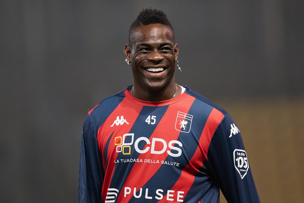 Ο Μπαλοτέλι επιστρέφει στο ποδόσφαιρο: Σε ποια ομάδα υπέγραψε (pic)