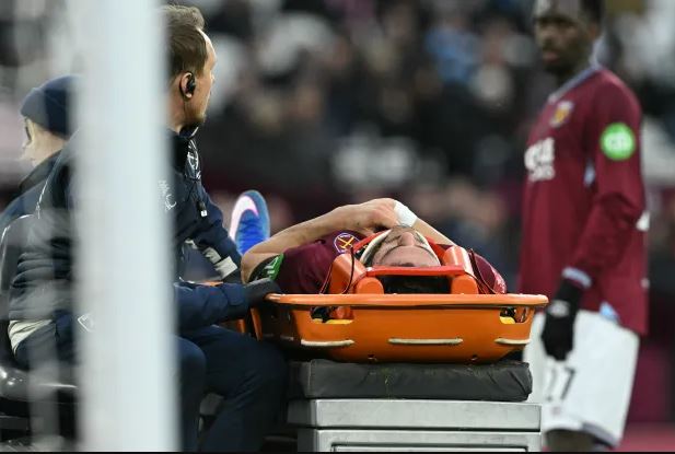 Σοκαριστικός τραυματισμός για τον Μαυροπάνο: Αποχώρησε με φορείο από τον αγωνιστικό χώρο (vid)