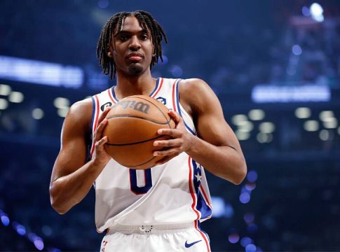 «Καθάρισαν» τους Ράπτορς με σούπερ Μάξι και Εμπίντ οι Σίξερς (102-105)