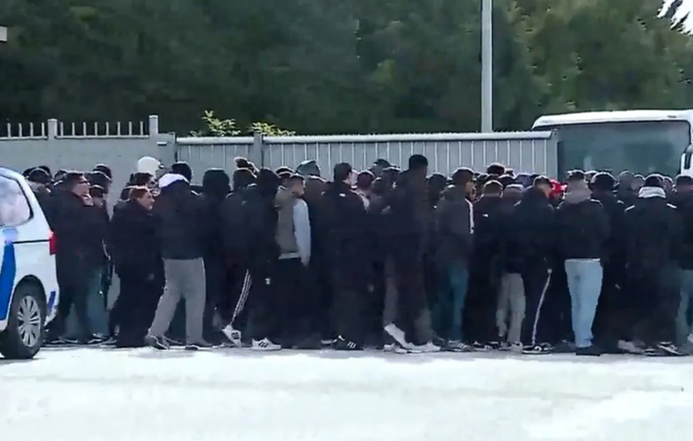 Χαμός στην Μπενφίκα: 200 οργισμένοι οπαδοί τα… είπαν με τον Μουρίνιο!