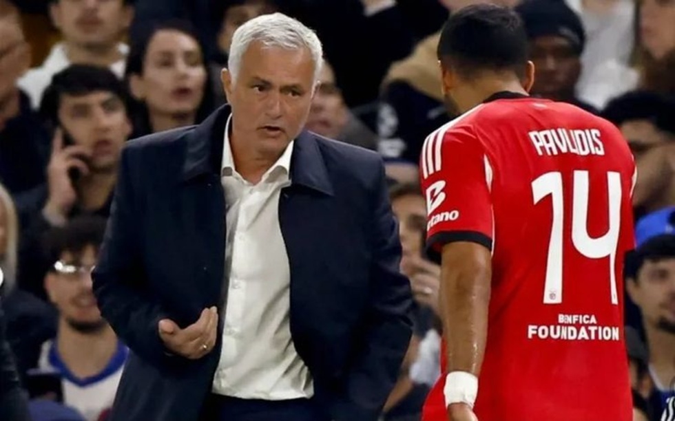 Μουρίνιο: «Ο Παυλίδης δέχεται κριτική αλλά δουλεύει πολύ για την ομάδα»