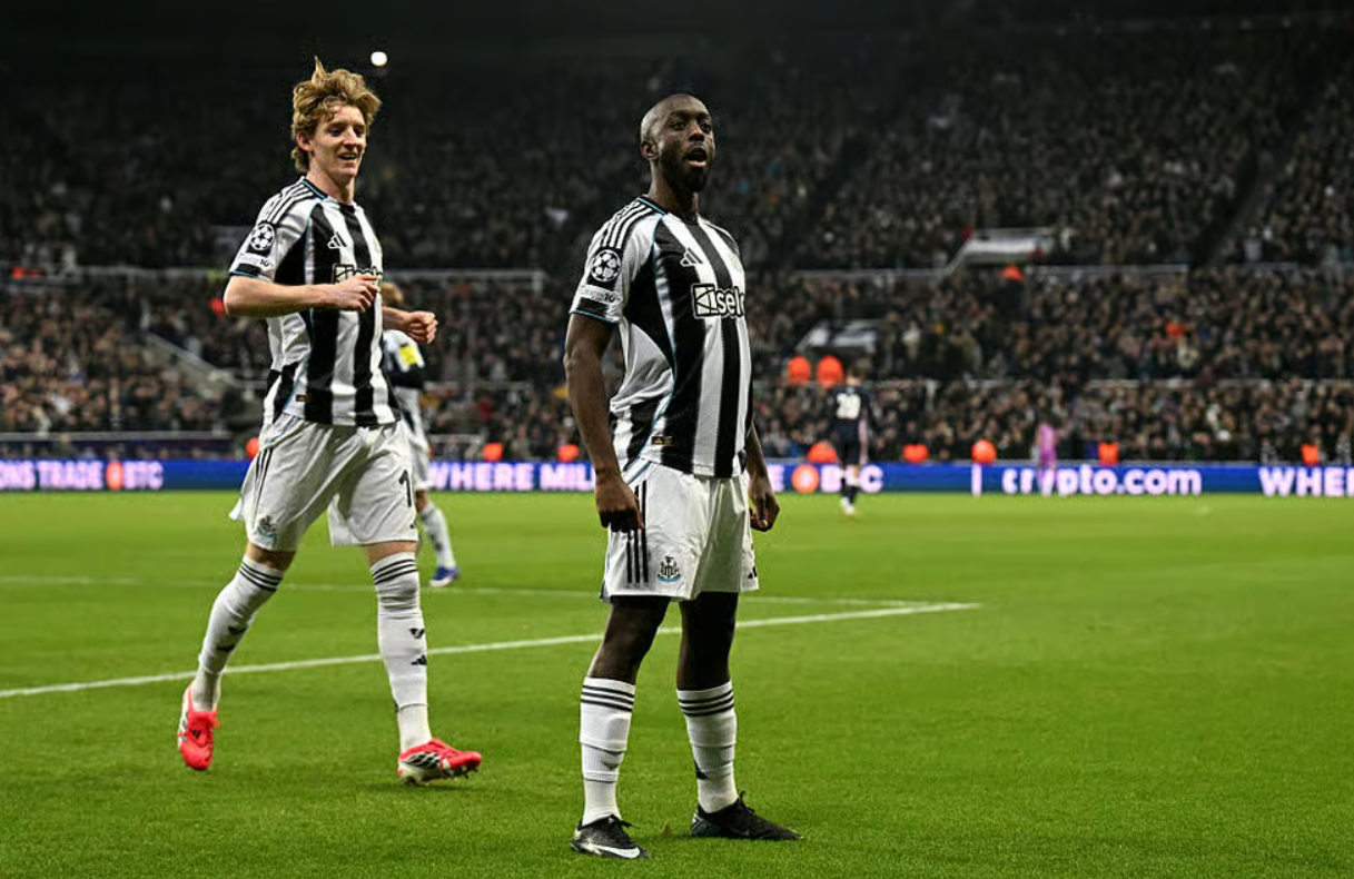 Νιούκαστλ – Αϊντχόφεν 3-0: «Καρακάξες» οκτάδας και οι Ολλανδοί μπλέκουν σε σενάρια που ενδιαφέρουν άμεσα και τον Ολυμπιακό!