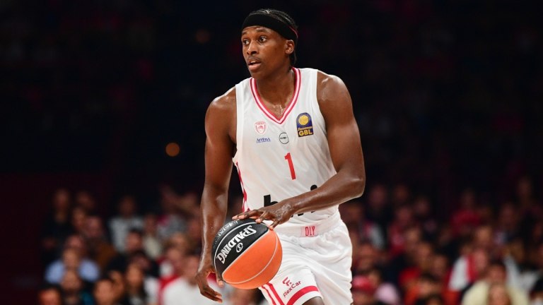 Ολυμπιακός: Ενοχλήσεις ο Νιλικίνα – Κανονικά με την αποστολή στην Τουρκία