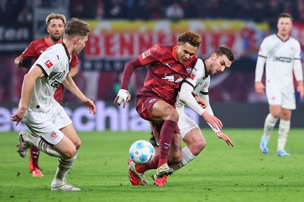 LIVE: Ζανκτ Πάουλι – Λειψία