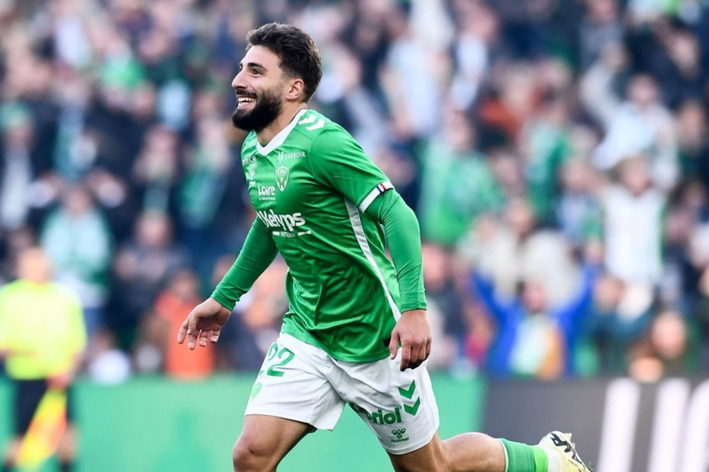 «Πρόταση του Ολυμπιακού στη Σεντ Ετιέν για τον Νταβιτασβίλι»