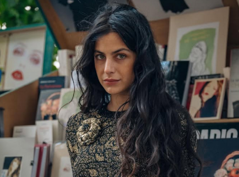 Φωτεινή Πελούζο: Η Ελληνοϊταλίδα πρωταγωνίστρια της Μεγάλης Χίμαιρας που εντυπωσιάζει (pics)