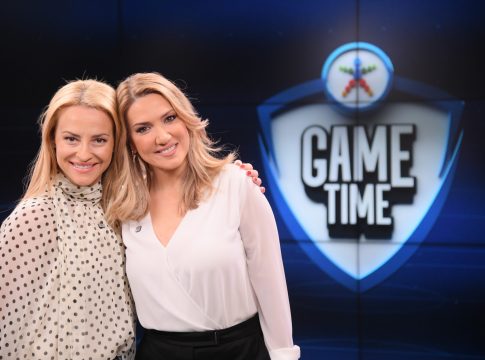 Η Έλενα Παπαβασιλείου βάζει γκολ στο ΟΠΑΠ Game Time με κλειστά μάτια