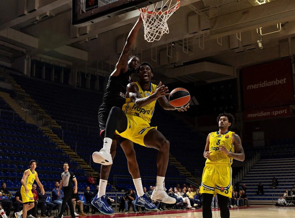 Η αντίθεση άμυνας-επίθεσης, η ευέλικτη frontline και ο «τρελός» ρυθμός: Αυτή είναι η Μακάμπι που θα βρει μπροστά του ο Ολυμπιακός (vids)