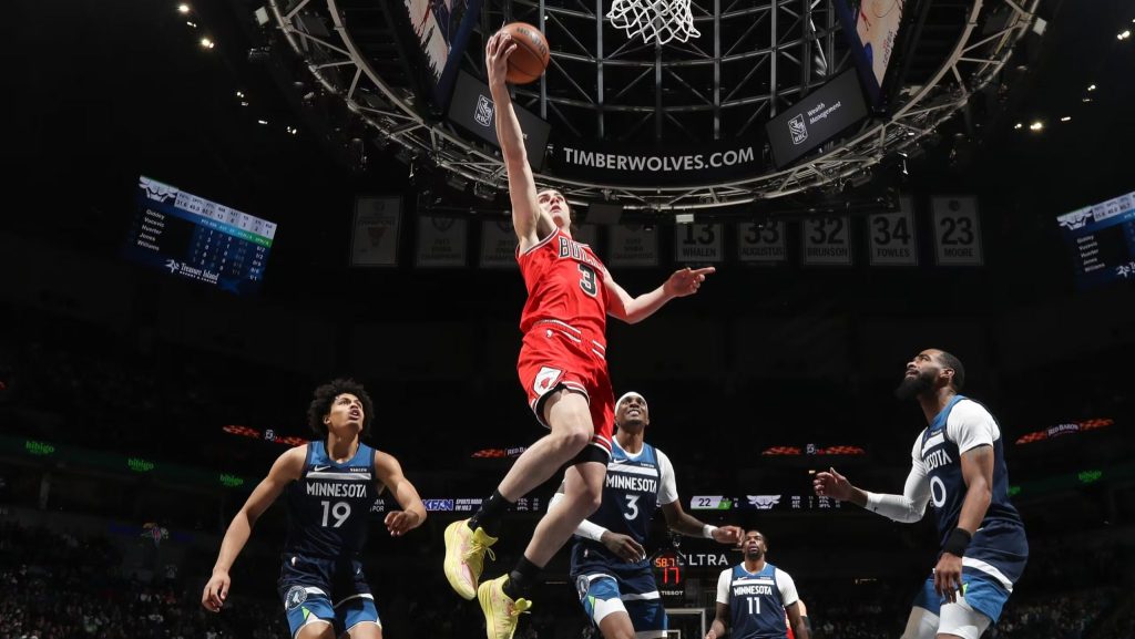 Με νίκες συνέχισαν στο ΝΒΑ, Κλιπέρς, Σπερς και Μπουλς (vids)