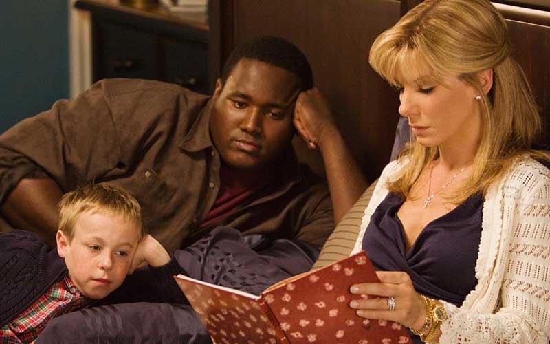 Κουίντον Άαρον: Μάχη για τη ζωή του δίνει ο συμπρωταγωνιστής της Σάντρα Μπούλοκ στην ταινία «Μια Σχέση Στοργής»