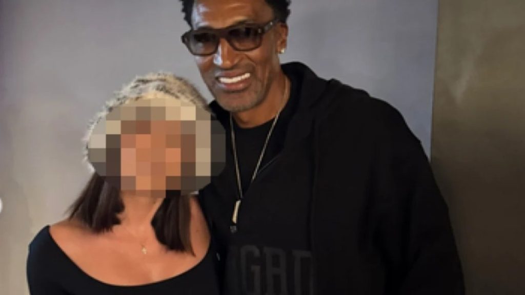 Απίστευτο: Πασίγνωστη Ελληνίδα στην αγκαλιά του Σκότι Πίπεν (pic)