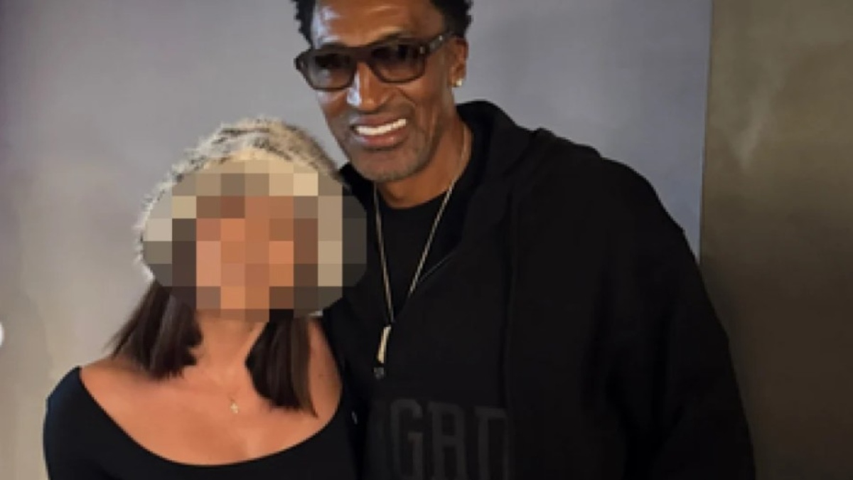 Απίστευτο: Πασίγνωστη Ελληνίδα στην αγκαλιά του Σκότι Πίπεν (pic)