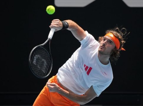 Τσιτσιπάς: «Δεν ήμουν συγκεντρωμένος – Ευχαριστώ τους Έλληνες φιλάθλους» (vid)