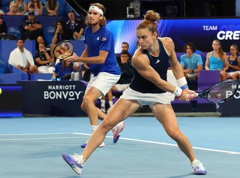 Ο χορός του Τσιτσιπά στο χείλος του γκρεμού και η τρομοκρατημένη Σάκκαρη (vid)