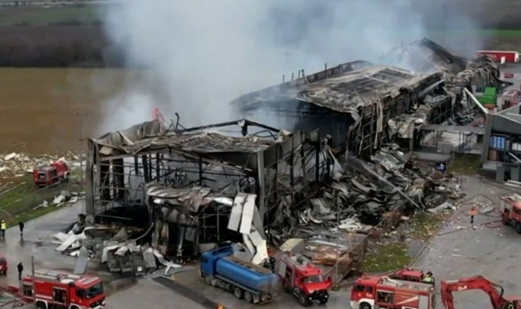 Εργοστάσιο «Βιολάντα»: Συγκλονιστικές μαρτυρίες από εργαζόμενους που σώθηκαν – «Η κόρη μου είναι σε σοκ»