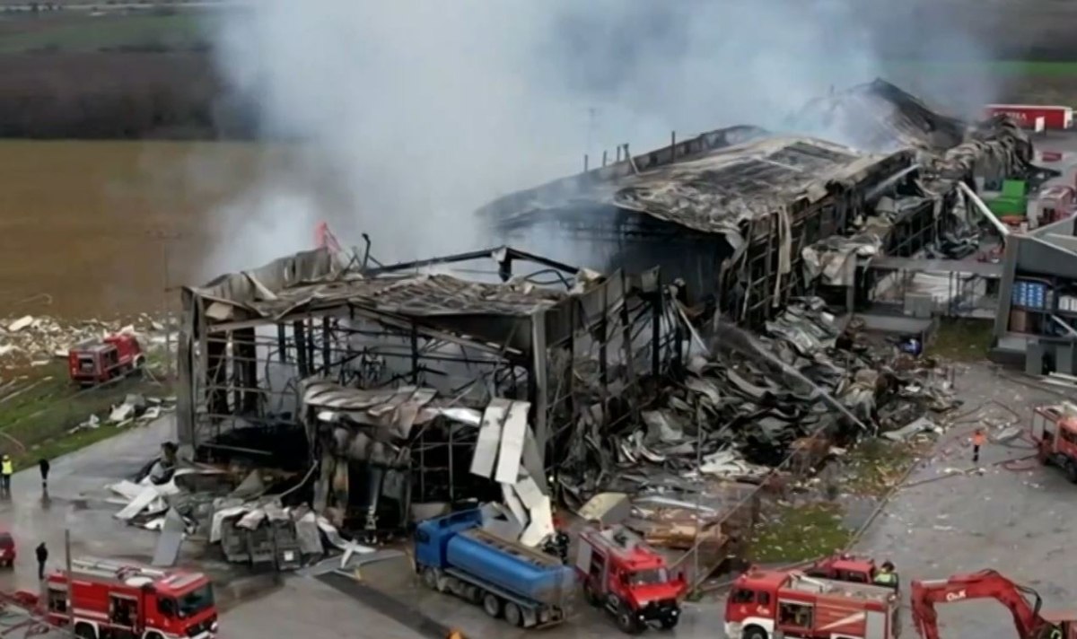 Εργοστάσιο «Βιολάντα»: Συγκλονιστικές μαρτυρίες από εργαζόμενους που σώθηκαν – «Η κόρη μου είναι σε σοκ»