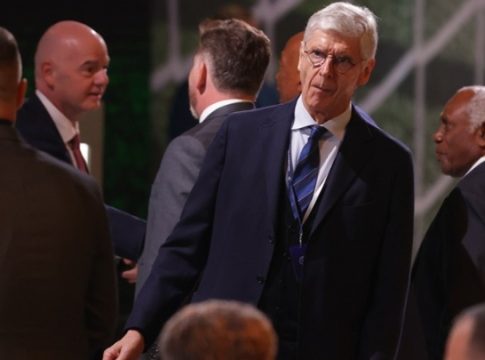 Βενγκέρ στο Νταβός: «Ο φόβος είναι η μητέρα πολλών προβλημάτων»