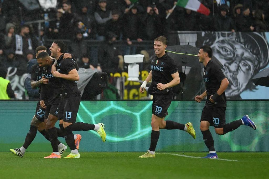 Λάτσιο – Νάπολι 0-2: «Καθάρισε» νωρίς στη Ρώμη και παρέμεινε μια ανάσα από την κορυφή