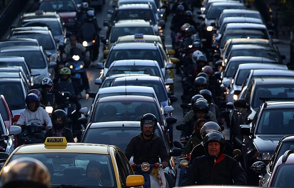 Αυξημένη κίνηση στους δρόμους της Αττικής