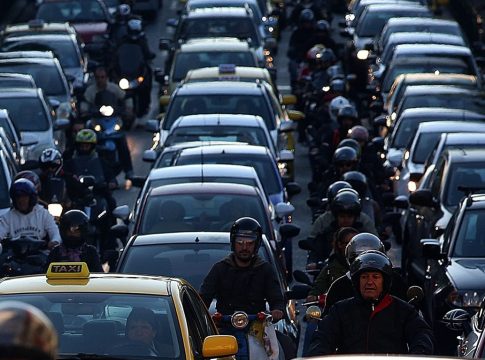 Αυξημένη κίνηση στους δρόμους της Αττικής