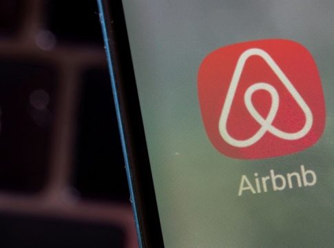 Airbnb: Νέος τρόπος πληρωμής – «Κάντε κράτηση τώρα, πληρώστε αργότερα»