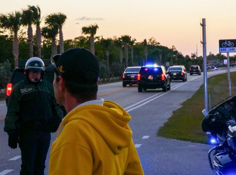 Νεκρός άντρας που προσπάθησε να εισέλθει στο θέρετρο του Τραμπ Μαρ α Λάγκο – «Σήκωσε καραμπίνα»