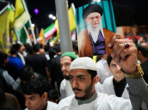 Ο Τραμπ ανακοίνωσε τον θάνατο του Χαμενεΐ – «Ένας από τους χειρότερους ανθρώπους στην ιστορία είναι νεκρός»