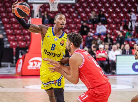 Στον «αέρα» η αθλητική δράση στο Ισραήλ – Αφήνουν τη χώρα οι ξένοι παίκτες Μακάμπι και Χάποελ