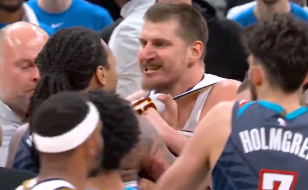 Έκρηξη Γιόκιτς: Τα έβαλε με τη μισή ομάδα των Θάντερ (vid)