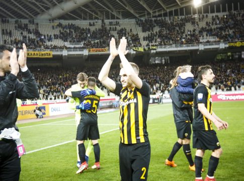 «Κρέμασε» τα παπούτσια του ο Μπακάκης – Το μήνυμα της ΑΕΚ (pics)