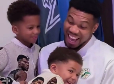 «Τρελάθηκαν» οι γιοί του Αντετοκούνμπο με τον Γουεμπανιάμα: «Σε 15 χρόνια θα καρφώνεις από πάνω του» (vids)