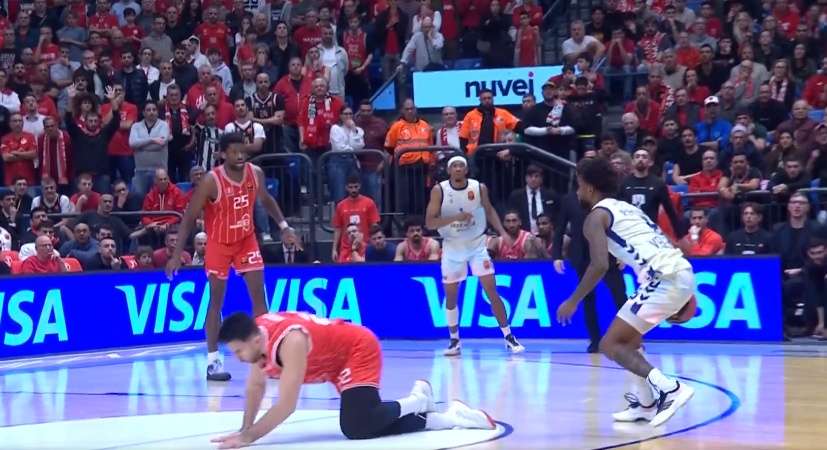 Μίτσιτς out! Χαμός με την ντρίμπλα που «έφαγε» και σωριάστηκε από τον Μοντέρο! (vid)